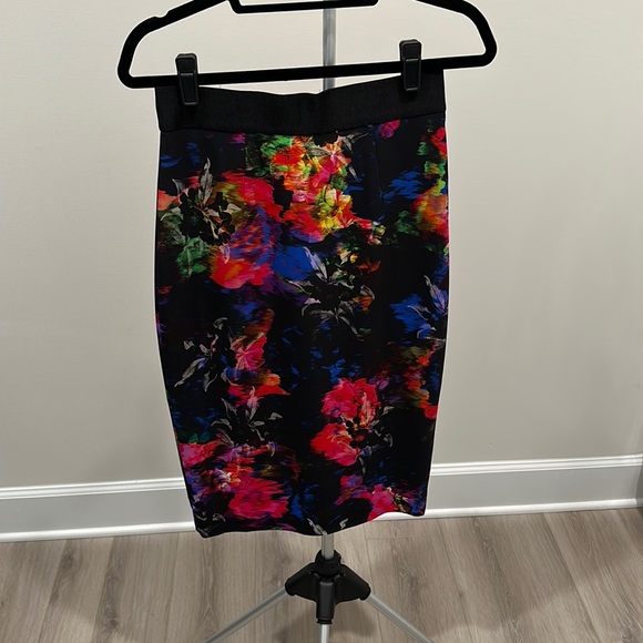 Milly pencil skirt - Picture 2 of 4